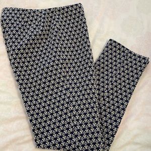 J. McLaughlin polyester spandex trousers in navy and white brocade print size 8